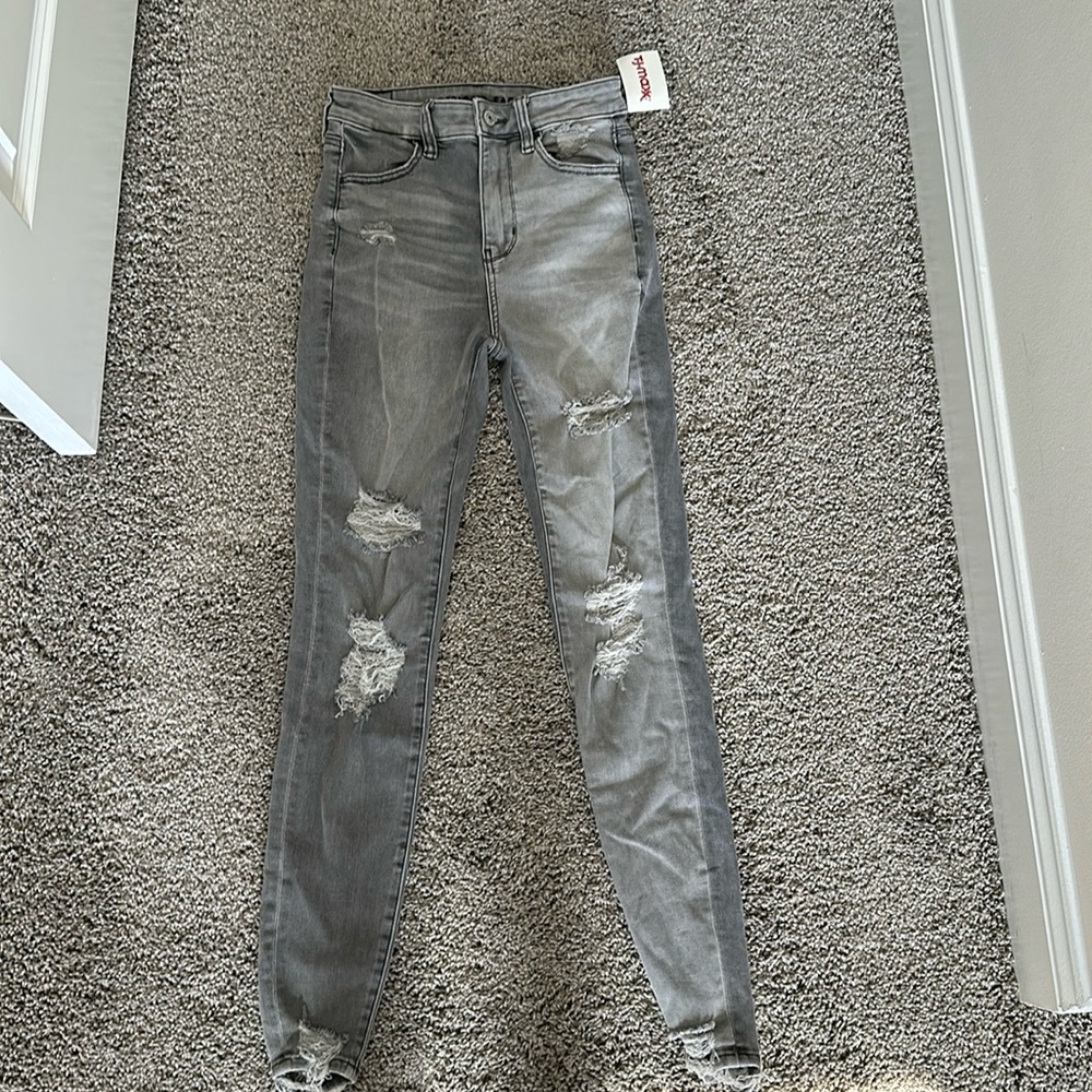 American Eagle 🦅 distressed jeans